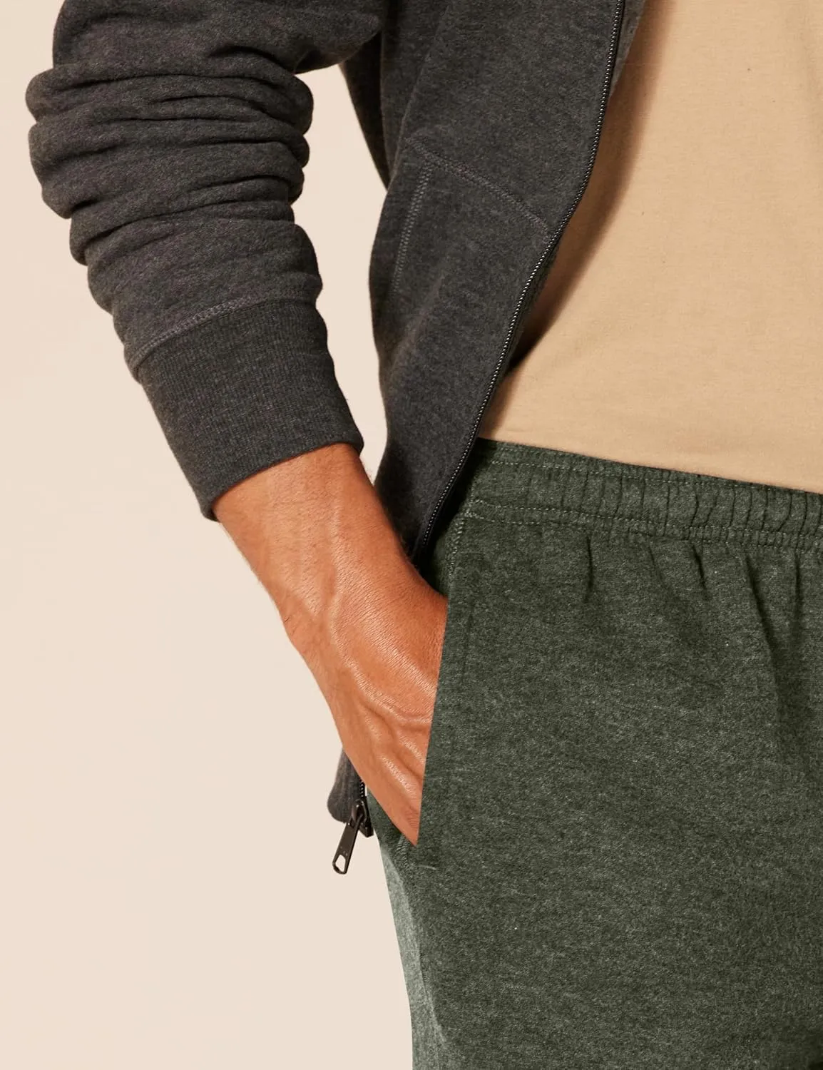 Amazon Essentials Men's Fleece Open Bottom Sweatpant (Available in Big & Tall)