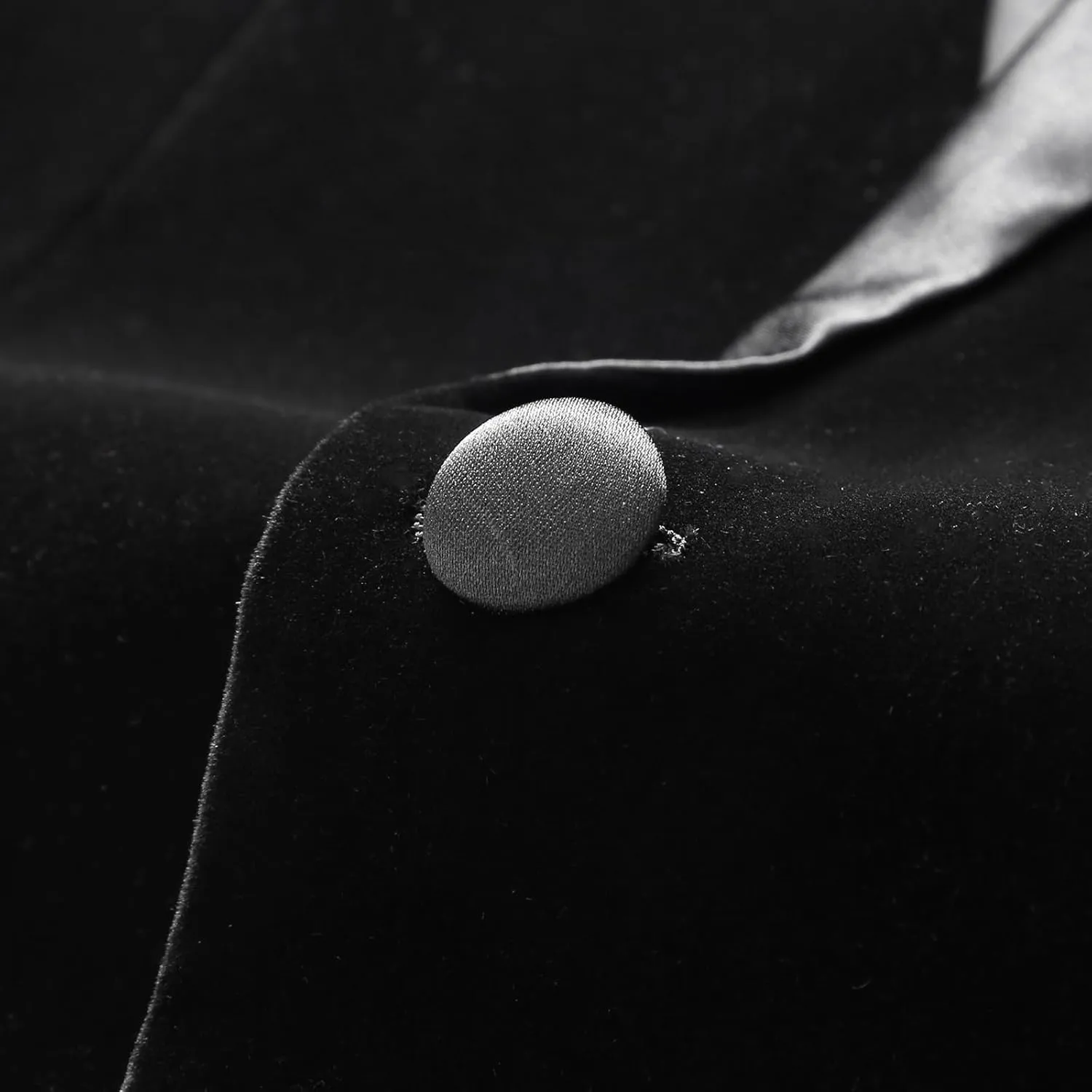 Mens Velvet Blazer Slim Fit Suit Jacket for Men Peaked Lapel One Button Tuxedo Blazer Wedding Prom Dinner