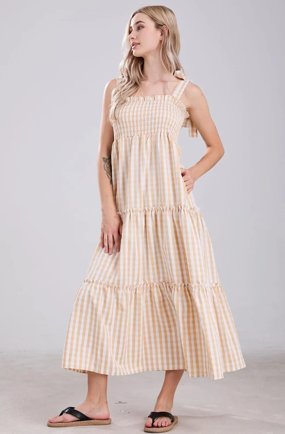 utcoco Women's 2025 Summer Boho Plaid Smocked Dress Spaghetti Strap Square Neck A Line Tiered Long Maxi Dress