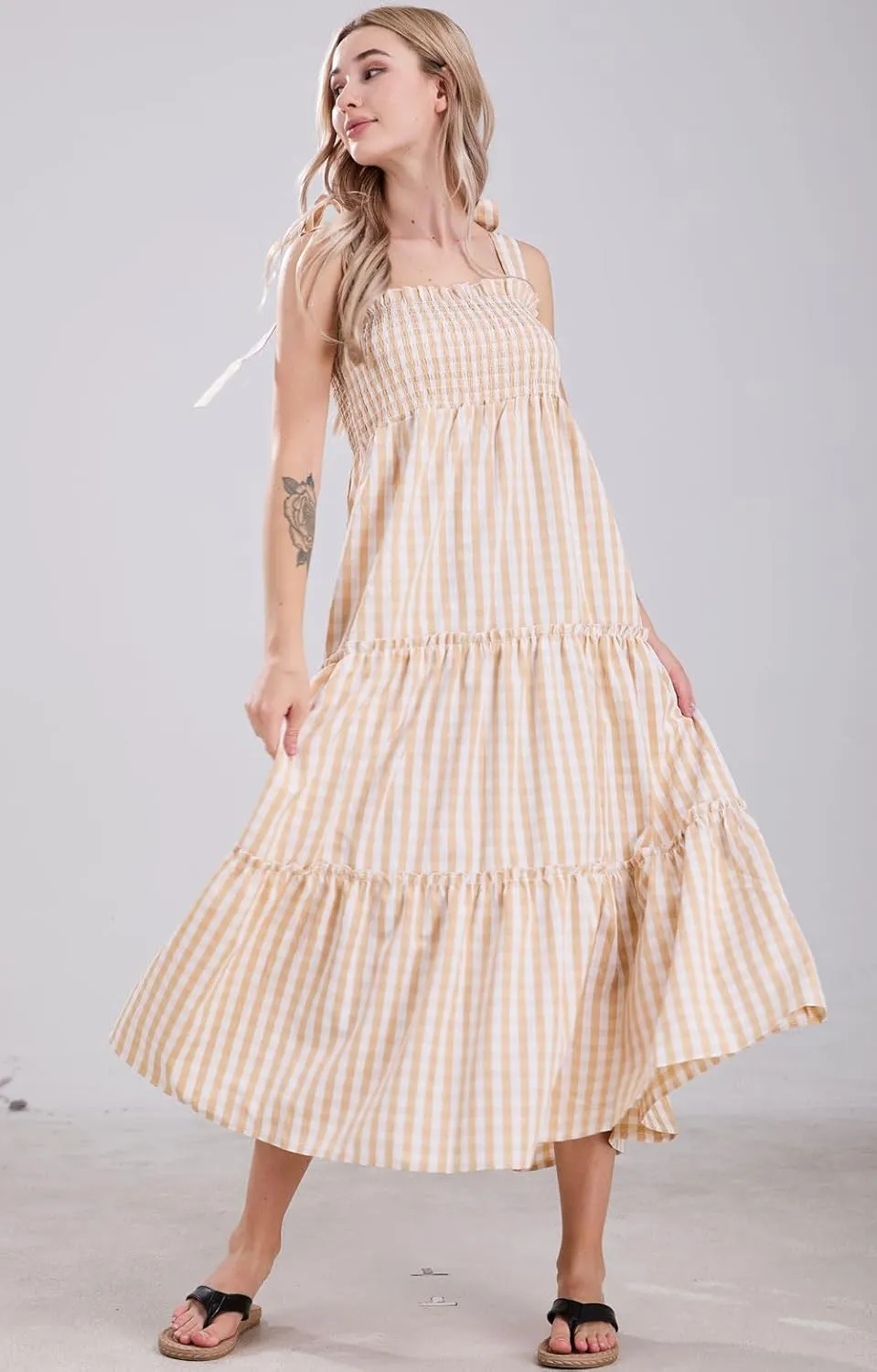 utcoco Women's 2025 Summer Boho Plaid Smocked Dress Spaghetti Strap Square Neck A Line Tiered Long Maxi Dress