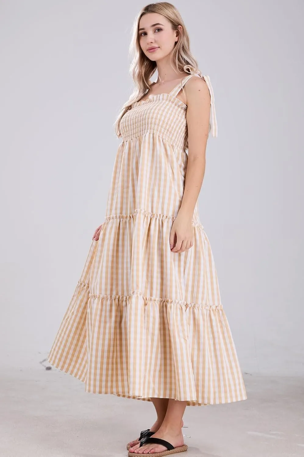 utcoco Women's 2025 Summer Boho Plaid Smocked Dress Spaghetti Strap Square Neck A Line Tiered Long Maxi Dress